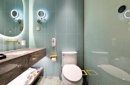 Guomao Hotel | Color and Light Hotel Beijing International Trade Shop
