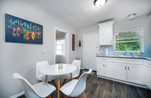 Cedar Hills House | ~Color Casa Sleeps 12 Near NAS Jax~