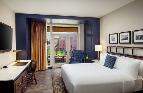 Fitzsimons Hotel | Colorado Charm: Elegant Retreat near Cherry Creek! Suite w/Own Kitchen!