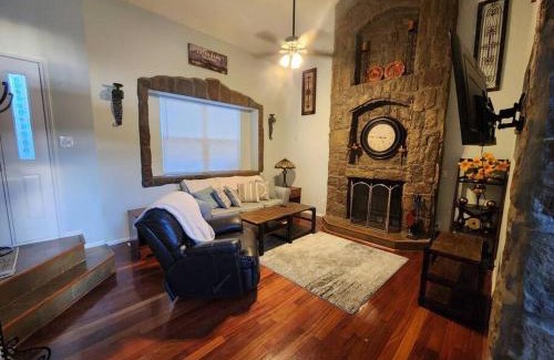 Cimarron Hills House | Colorado Cottage W/Mountain View