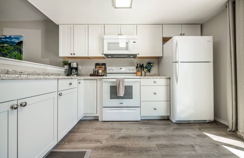 Cimarron Hills Condo | ⤃ Colorado Hideaway! 2 BR, 1.5 Bath w/AC Sleeps 6!