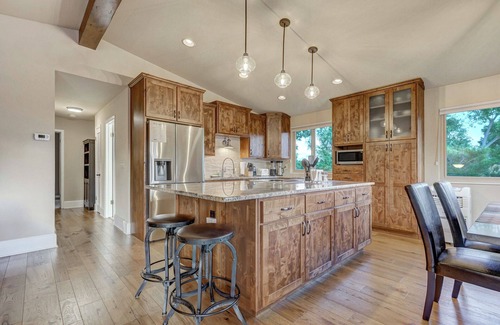 Northeast Colorado Springs House | Colorado Retreat-King-Pikes Peak View-Foosball