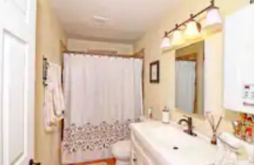 Palisade House | Colorado River B&B: riverside casita in Palisade
