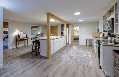 Cedar Creek House | Colorado River Banks Estate