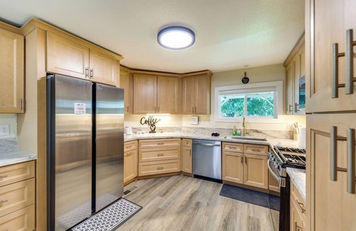 Holiday Shores House | Colorado River Retreat: Bullhead City Home w/Deck