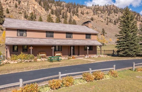 Almont Cabin | Colorado's Hidden Gem: Fish, Raft & Ride Horses in Scenic Mountain Setting