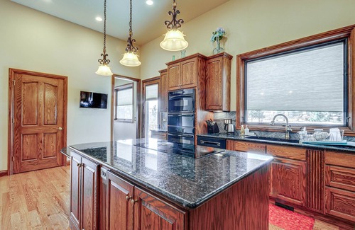 Mountain Shadows House | Colorado Springs Home ~ 4 Mi to Garden of the Gods
