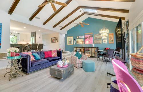 Oak Ridge House | Colorful Austin Home with Covered Patio and Gas Grill!
