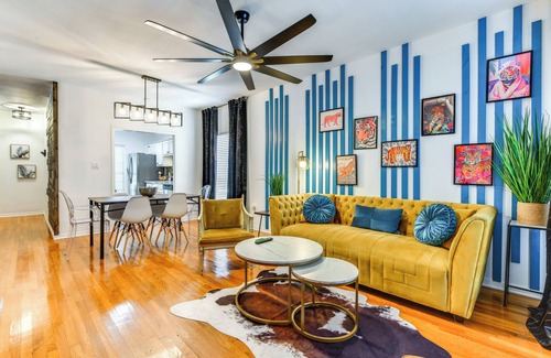 Highlands - Perkins House | Colorful Baton Rouge Home: Deck, Grill & Fire Pit