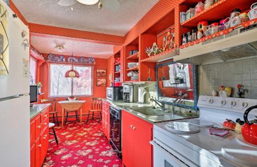 Manitou Springs House | Colorful Bungalow By Pikes PeakandGarden of the Gods