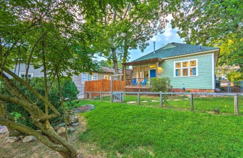 Hillcrest House | Colorful Cottage with Deck about 5 Mi to Downtown!