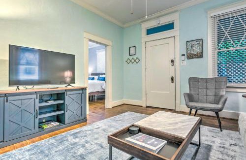 Hillcrest House | Colorful Cottage with Deck about 5 Mi to Downtown!