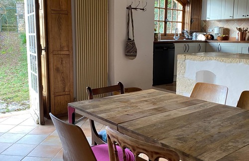 Puy-l'Eveque House | Colorful country house with spacious garden, extra-large pool and forest