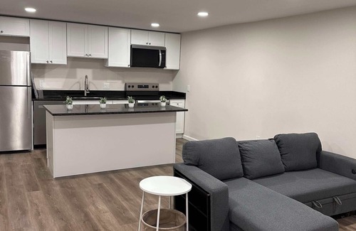 Columbia Heights Condo | Colorful DC Hideaway