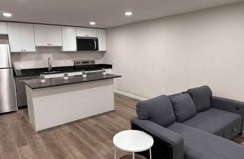 Columbia Heights Condo | Colorful DC Hideaway