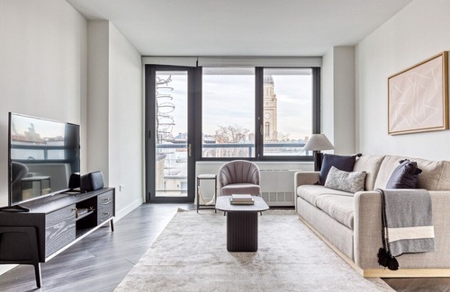 East Village Apartment | Colorful East Village 1BR, Gym, Doorman, Rooftop by Blueground