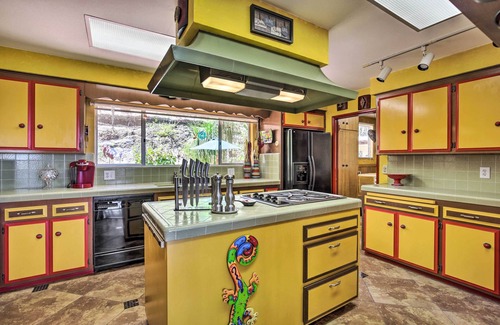 Mount Helix House | Colorful El Cajon Gem: Deck, Garden & Valley Views