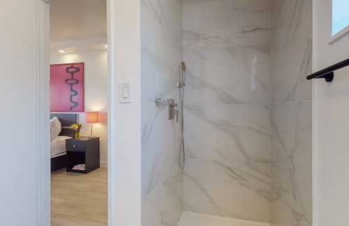 Nob Hill Hotel | Colorful Family Suite in Nobhill