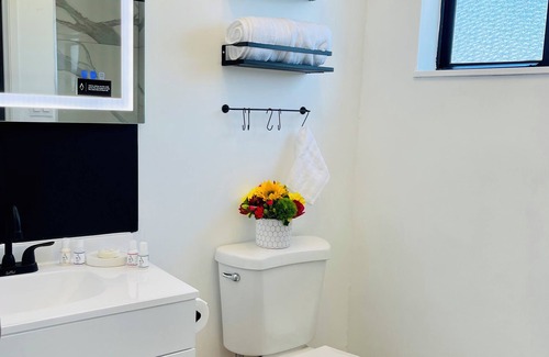 Nob Hill Hotel | Colorful Family Suite in Nobhill