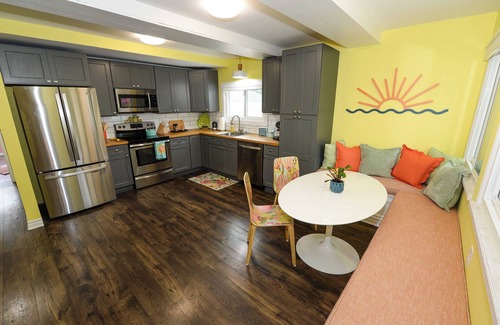 Tawas City House | Colorful & Fun 3br/2ba GEM in East Tawas - Close to Sand, Shops, and Sunrises!