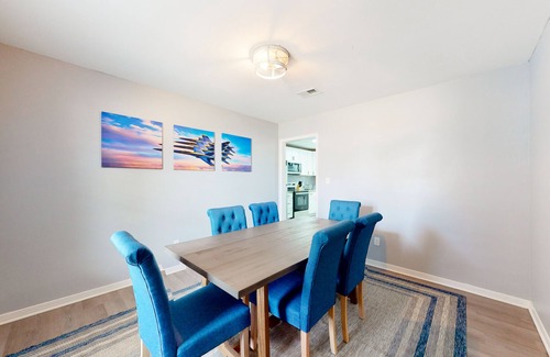 Ono Island House | Colorful home with inviting patio, pack-n-play, WiFi, & washer/dryer