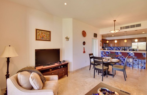 La Paz Condo | Colorful ‘Paraiso del Mar' Resort Condo w/Patio!