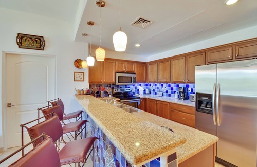 La Paz Condo | Colorful ‘Paraiso del Mar' Resort Condo w/Patio!