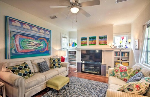 East Hill House | Colorful Pensacola Oasis 1 Block to Bayview Park!