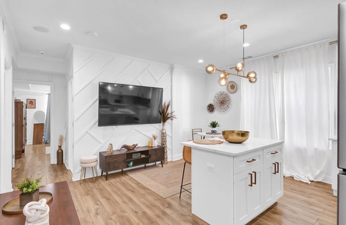 Gallaudet Apartment | Colorful Remodeled Boho Suite- By Union Market & Restaurants. Quiet Area!