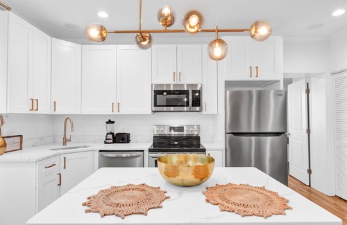 Gallaudet Apartment | Colorful Remodeled Boho Suite- By Union Market & Restaurants. Quiet Area!