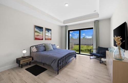 East Naples Villa | Colorful retreat near beach and pickleball courts