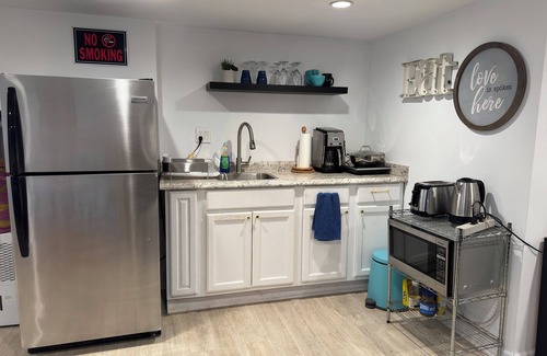 Northeast House | Colorful Suite in CapitolHill+ Free Parking