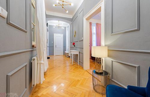 Nove Mesto Apartment | Colorful Wenceslas square apartment