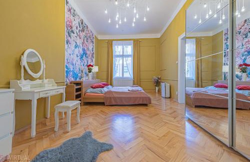 Nove Mesto Apartment | Colorful Wenceslas square apartment