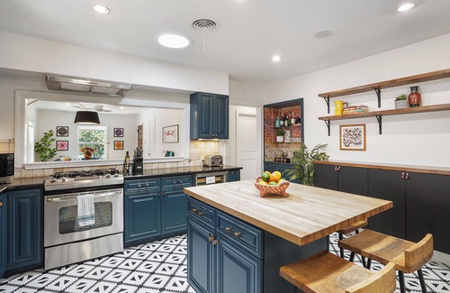 Zilker House | Colorful Zilker Home + Walk to Barton Springs - O'Day!