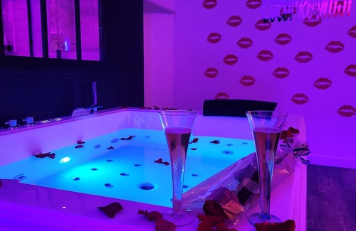 Rouffiac-Tolosan Apartment | Colorroom31/Love Room/Nuit Insolite/Spa/Tantra/Love
