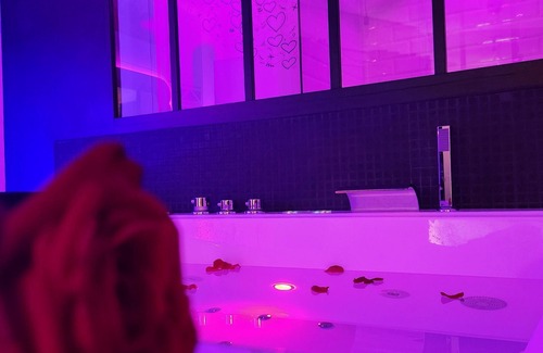 Rouffiac-Tolosan Apartment | Colorroom31/Love Room/Nuit Insolite/Spa/Tantra/Love