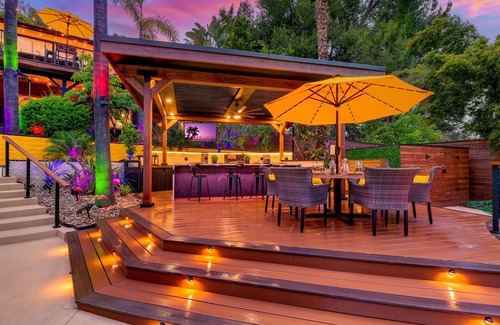El Cajon House | Colossal Remodeled Estate + Movie Theatre + Pool/Spa + Gym - Vacationers Dream!