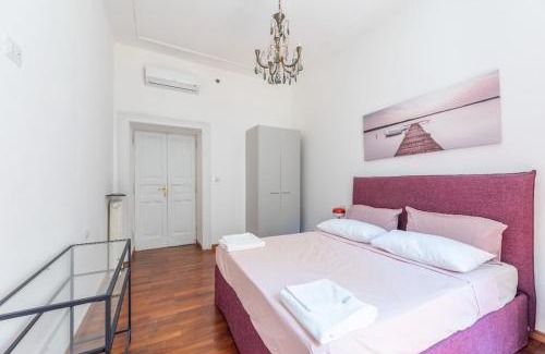 Celio Apartment | Colosseum Apartment, 3 bedrooms, 3 baths, large living room with a sofa bed, the apartment can accommodate 8 people
