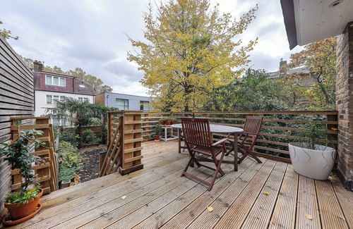 Mildmay Apartment | Colourful Comfort on the Terrace in Highbury, by Veeve