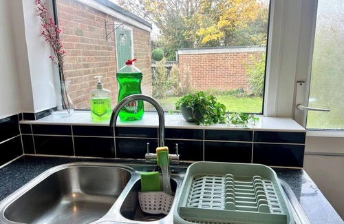 Saffron Walden House | Colourful home in Saffron Walden | Walk to town