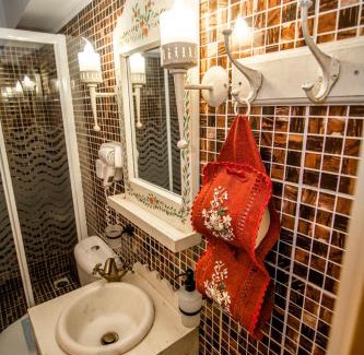 Synikia Mesi Trikalon House | Colours' Chalet