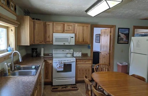Cooke City-Silver Gate House | Colter's Cabin Yellowstone Getaway, Cooke City, MT