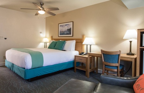 Monterey Hotel | Colton Inn