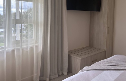 Mount Gambier House | Coltrane House - Luxury Getaway