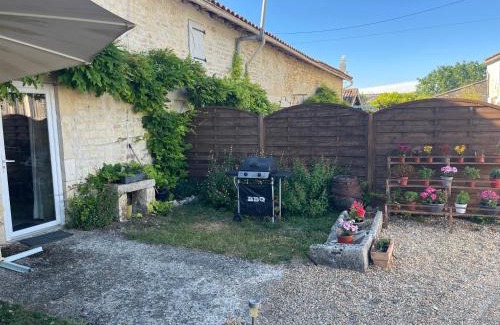 Duil-sur-le-Mignon House | Columba - Les Constellations