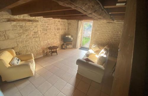 Duil-sur-le-Mignon House | Columba - Les Constellations