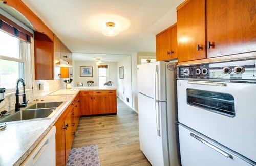 Columbia City Cottage | Columbia City Vacation Rental w/Lake Access