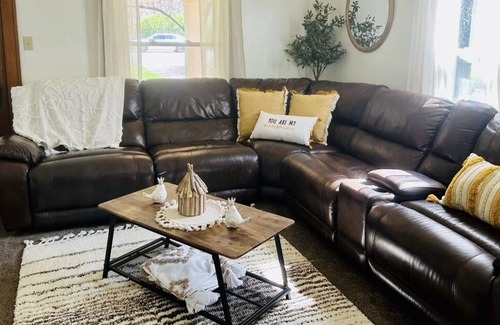 Dover House | Columbia Getaway. Large home for family fun.
