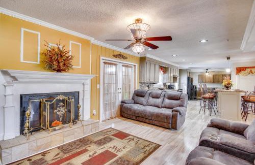 Dentsville House | Columbia Home Rental with Hot Tub 9 Mi to UofSC!